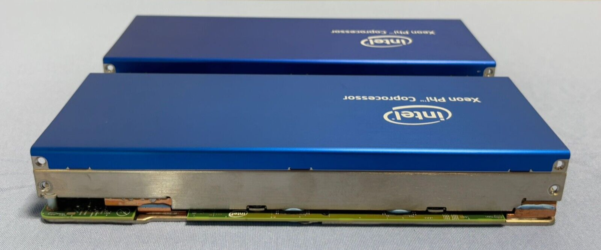 LOT OF 2* Intel Xeon Phi Coprocessor 7120P E2M34A 732636-001