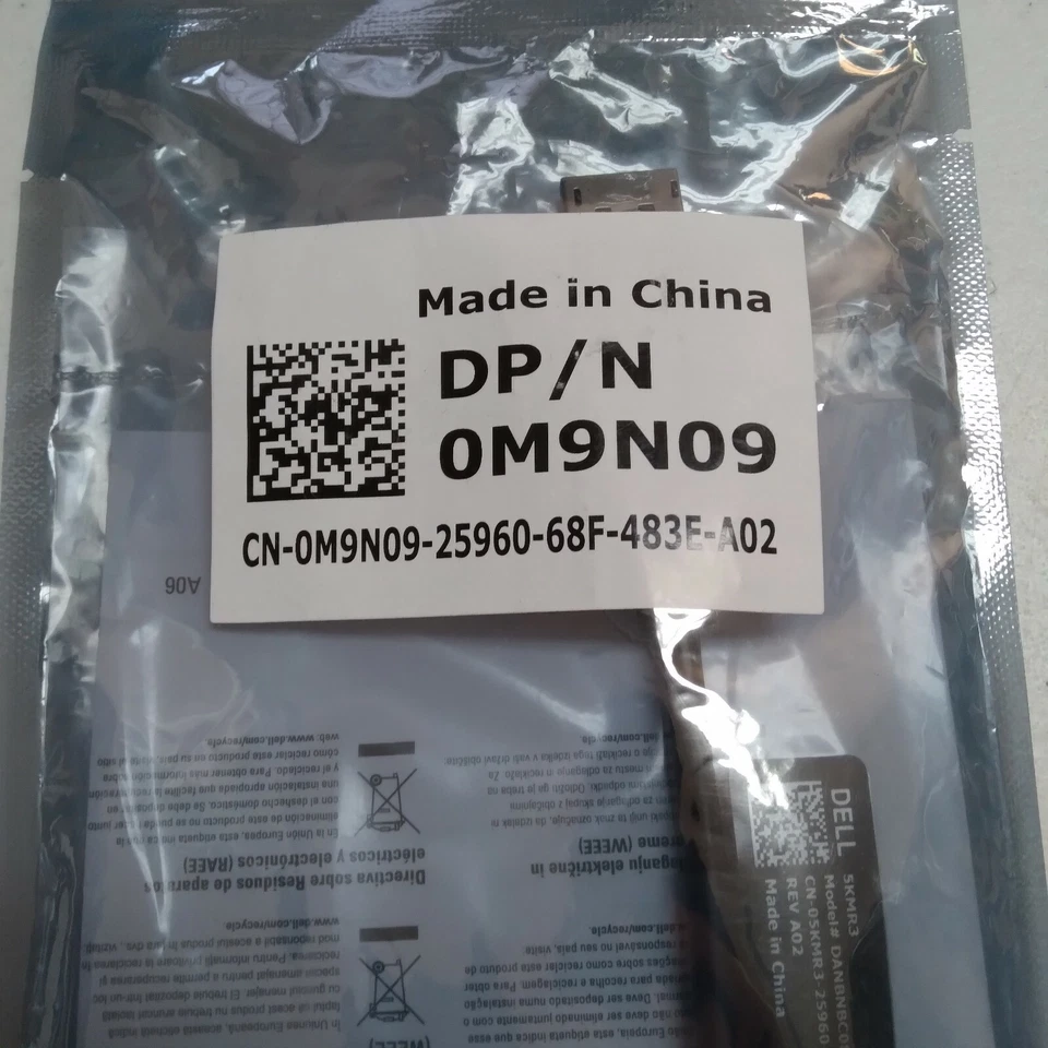 NEW Dell 0M9N09 Display Port to VGA Adapter Original Sealed Packaging - Image 2 of 4