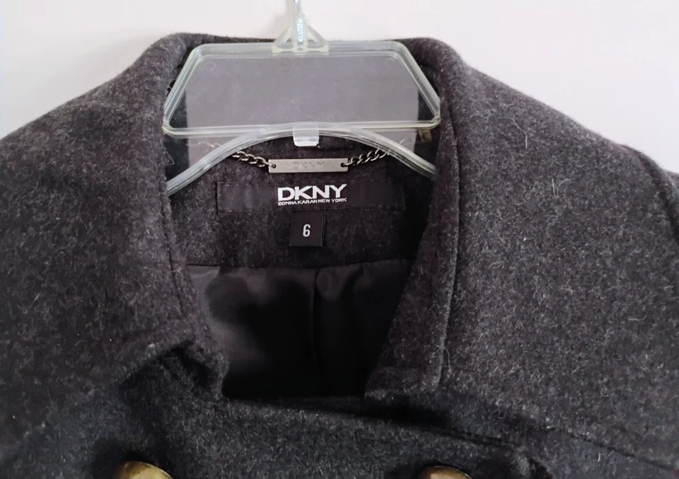 Jaqueta feminina DKNY cinza carvão borda com babados curta mistura de lã casaco ervilha tamanho 6 - Imagem 4 de 4