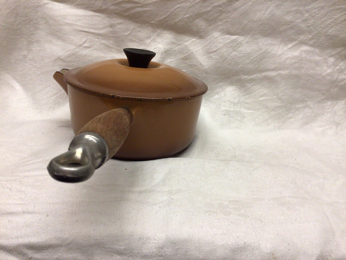 Vintage Le Creuset Round 16 cm Saucepan Sauce Pan With Lid Vintage Le Creuset Round 16 cm Saucepan Sauce Pan With Lid
