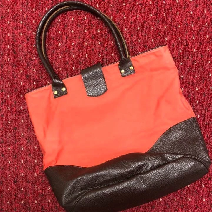 Authentique sac fourre tout Christian Dior sport vintage cuir coton toile 202502M