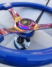 Aftermarket steering wheels & horn buttons