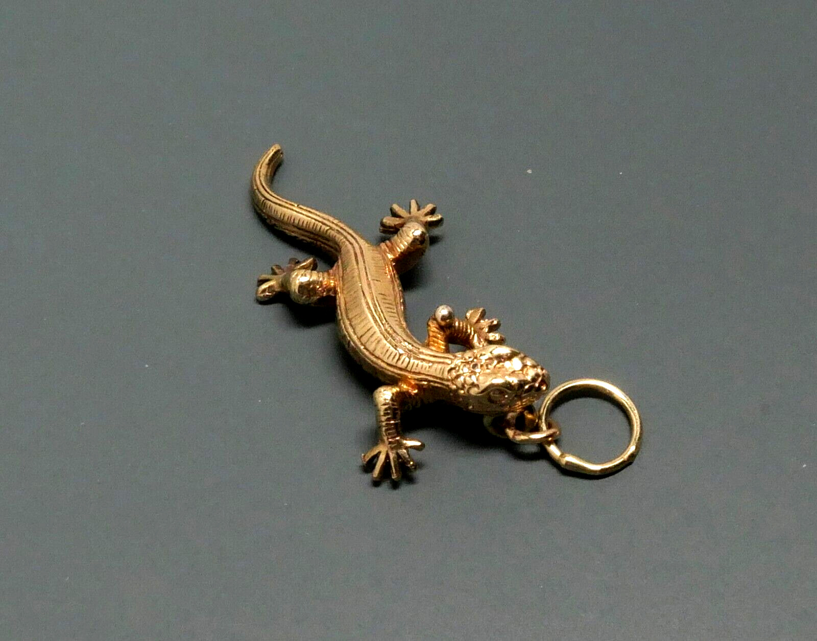 Vintage 9K Gold Made in England  Lizard  Charm  P… - image 3