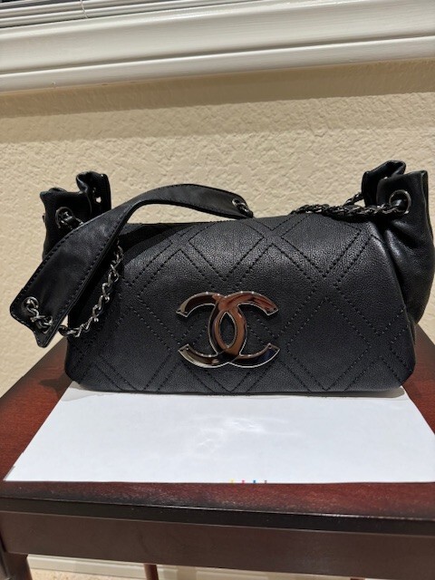 Chanel Black Leather Shoulder Bag Classic Flap Rabat Style-image