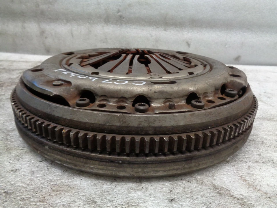 大众啤酒 2000 - 2003 年手动硬度板飞轮原始设备制造商 DK909255 — 第 3/4 张图片