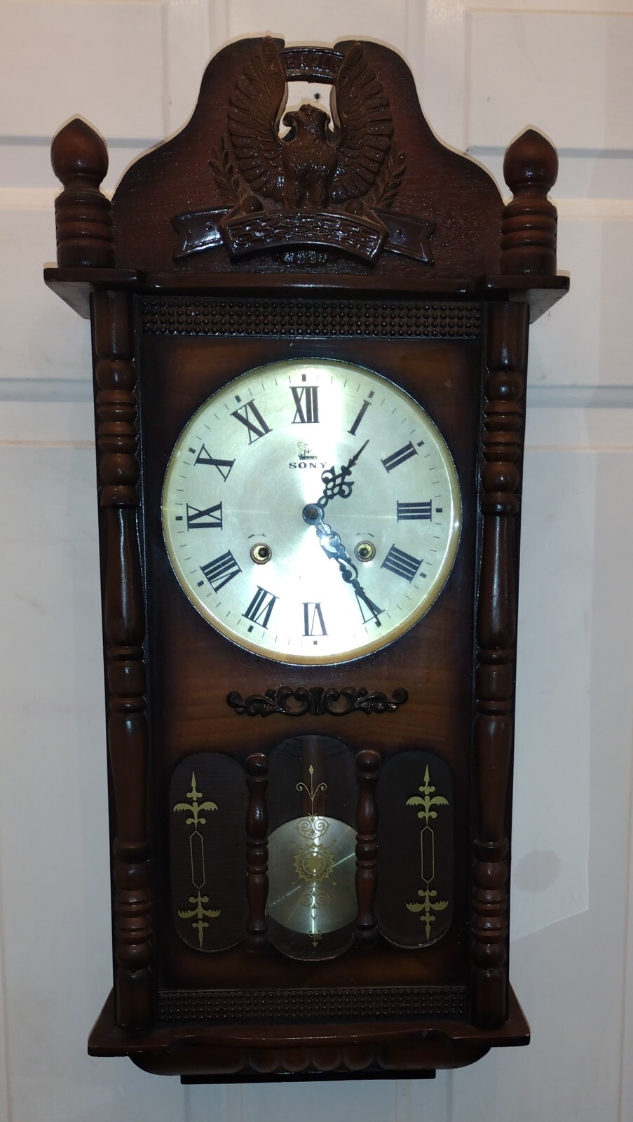 SONY WALL CLOCK 31 DAY WIND UP WITH PENDULUM & KEY WOOD EAGLE TOPPER eBay