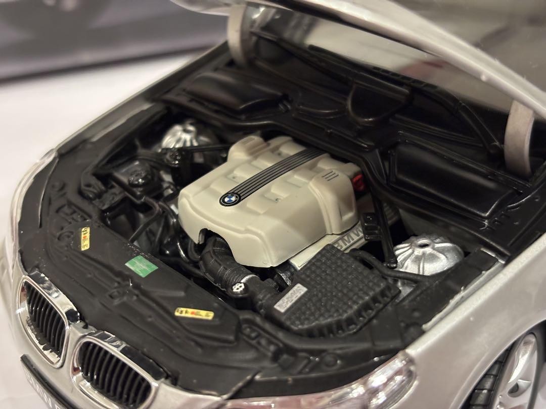 BMW 545i touring E61 silver ミニカー 京商 1/18 BMW E61 545i Touring Light Grey Kyosho 1/18