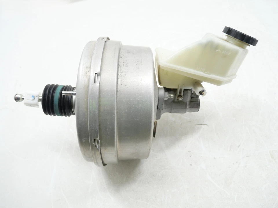 Usado A/T Power Brake Booster Master Cylinder 2016-2024 Chevy Camaro SS 6,2 L OEM Foto 3 de 4