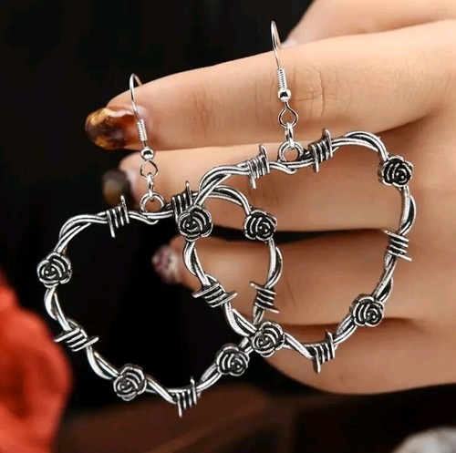 BARBED WIRE HEART Charm Dangle Earrings Silver Tone Rose Punk Goth Rock Love New