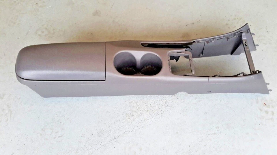 Toyota Celica GT GT-S 2000-2002 consola central delantera con reposabrazos Foto 3 de 4