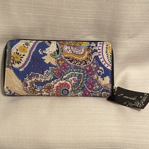 Women’s Wallet Paisley Canvas  Zip Closure Clutch Beautiful Compartments NWT/ - Picture 1 of 3