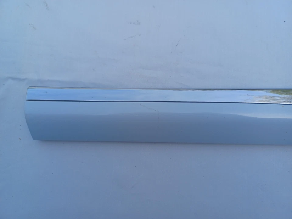 LEXUS HS 250H 2010-2012 PUERTA MOLDURA LADO CONDUCTOR TRASERO USADO BLANCO ARAÑAZOS Foto 2 de 4