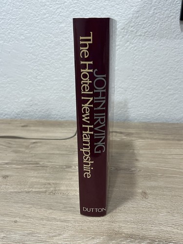 The Hotel New Hampshire by John Irving (1981, Hardcover, DJ, ISBN 0-525-12800-X) - Picture 2 of 13