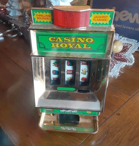 Vintage Working WACO Casino Royal Tabletop Novelty Slot Machine Battery Coin OP