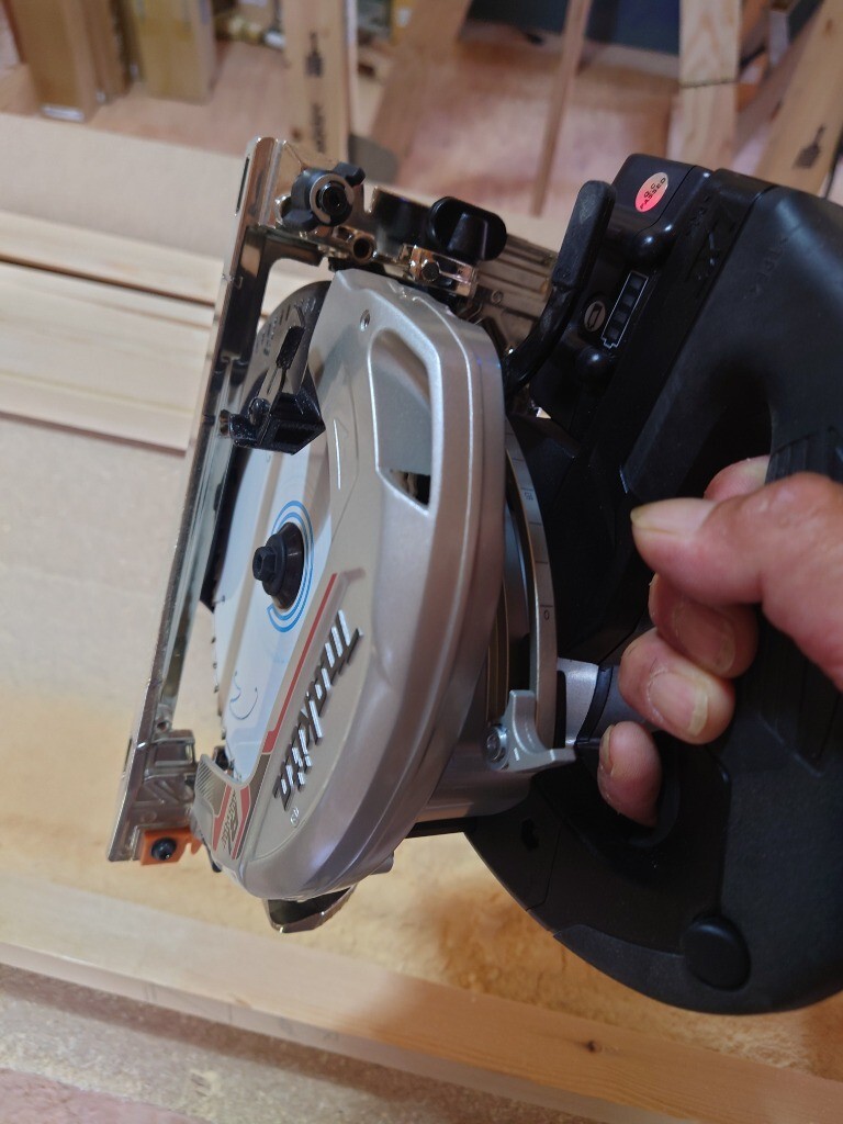 Makita HS631D Rechargeable Circular Saw 18V Black HS631DZSB 165mm