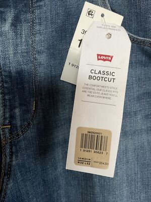 Levi's Women's Classic Bootcut Jeans Blue Size 14 Medium W32 X L32