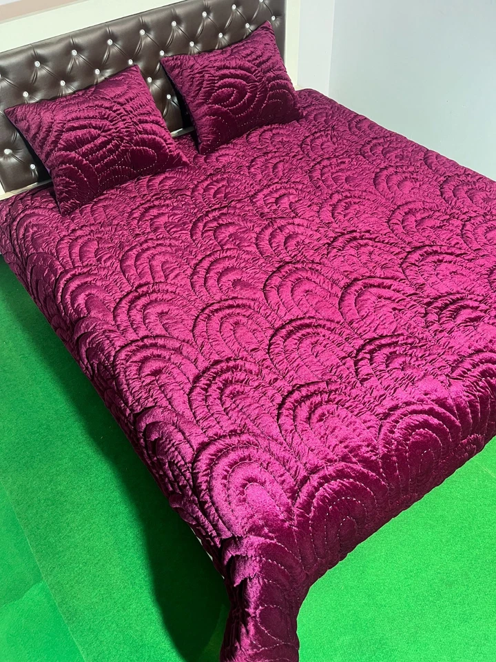 Extrasoft Vine Velvet Self round design Comforter Luxury Velvet Set Fluffy Quilt - Image 2 of 4