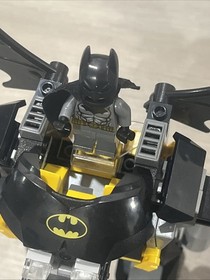 Used 76026 LEGO Justice League Gorilla Grodd Goes Bananas 97% Complete All Figs