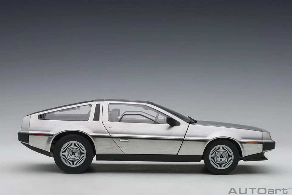 DELOREAN DMC-12 SATIN FINISH 1:18 by AUTOART 79916 COMPOSITE MATERIAL VERSION - Image 2 of 4