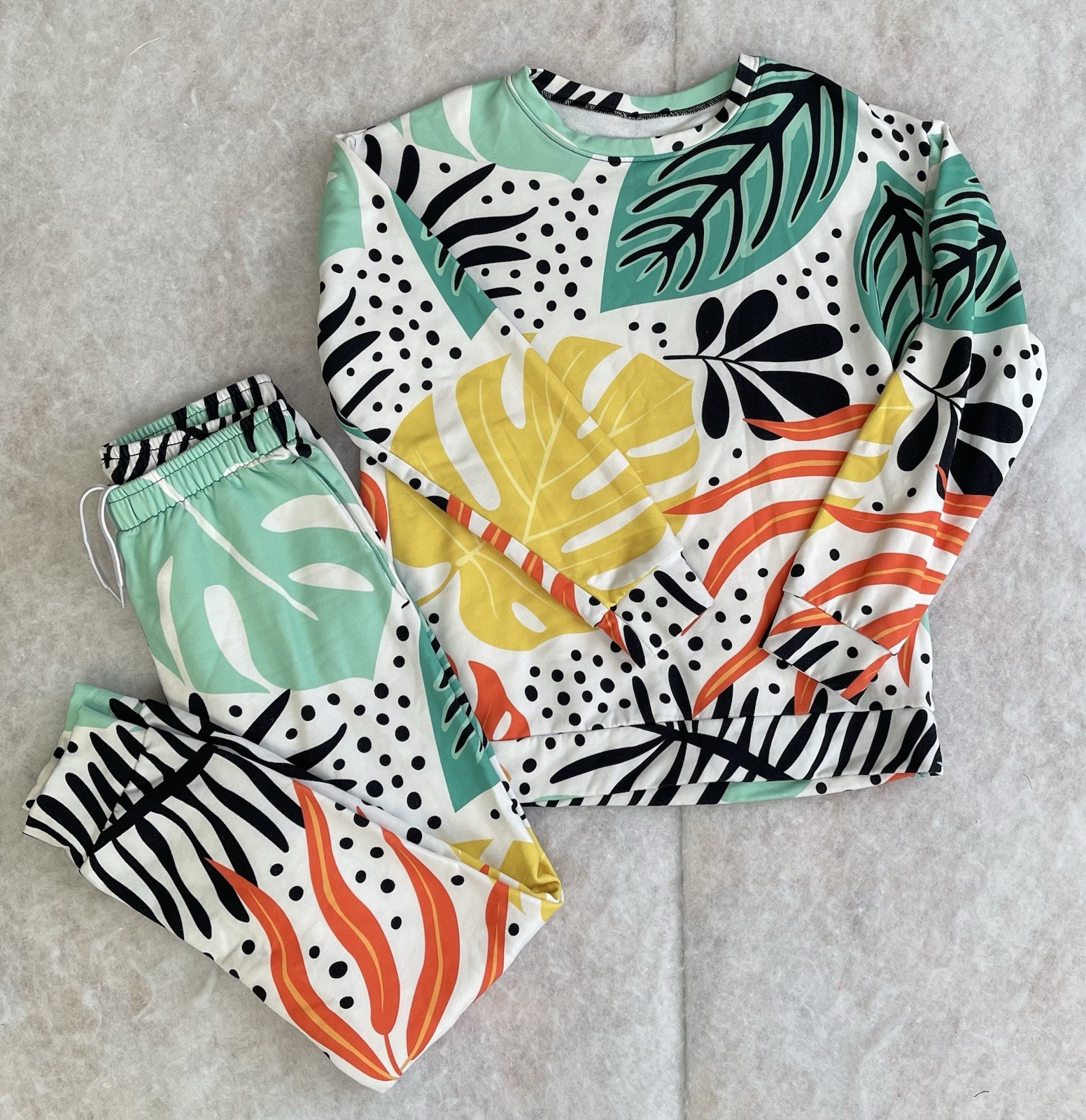 Multicolored Leaf Patterned Long Sleeve And Jogge… - image 1