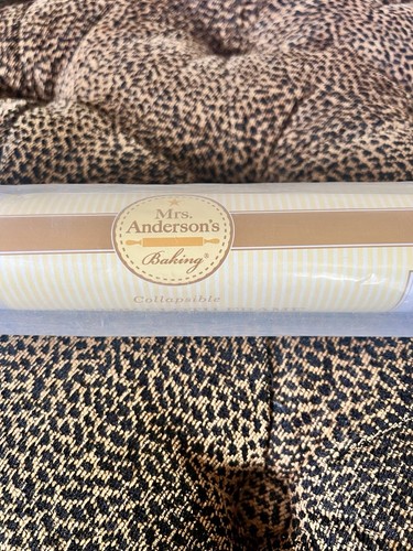 Non-Stick Pastry Cloth Frame Rolling Pin Cover, Collapses, Mrs. Anderson 20x20 - Picture 2 of 3