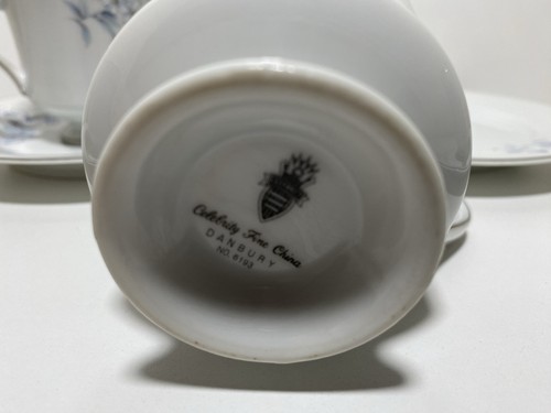 Vintage Set of 4 Celebrity Fine China Danbury No. 6193 Tea Cups and Plates - Picture 6 of 6