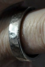 ANELLO ARTIGIANALE A FASCIA  IN ARGENTO 925 MARTELLATO -  USATO SENZA CONFEZIONE