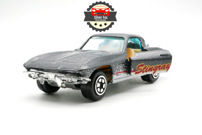 1963 CHEVROLET CORVETTE STINGRAY GRAY 1:64 SCALE DIECAST COLLECTOR MODEL CAR
