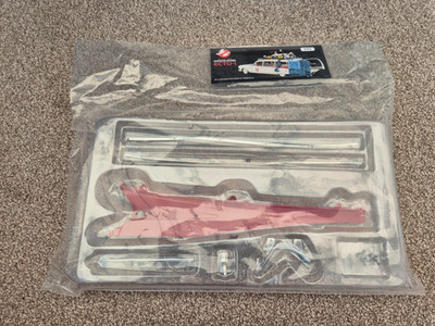 ISSUE 111 EAGLEMOSS Fanhome 1/8 Modell ECTO-1 Ghostbusters Cadillac Car