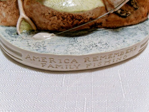 Lot of 2 Vintage PW Baston "America Remembers" Figurines-Family Fishing,Picnic - Picture 3 of 12