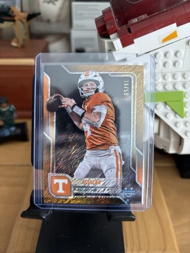 2025 Bowman Chrome University Football Gold Shimmer Refractor Joey Aguilar #192
