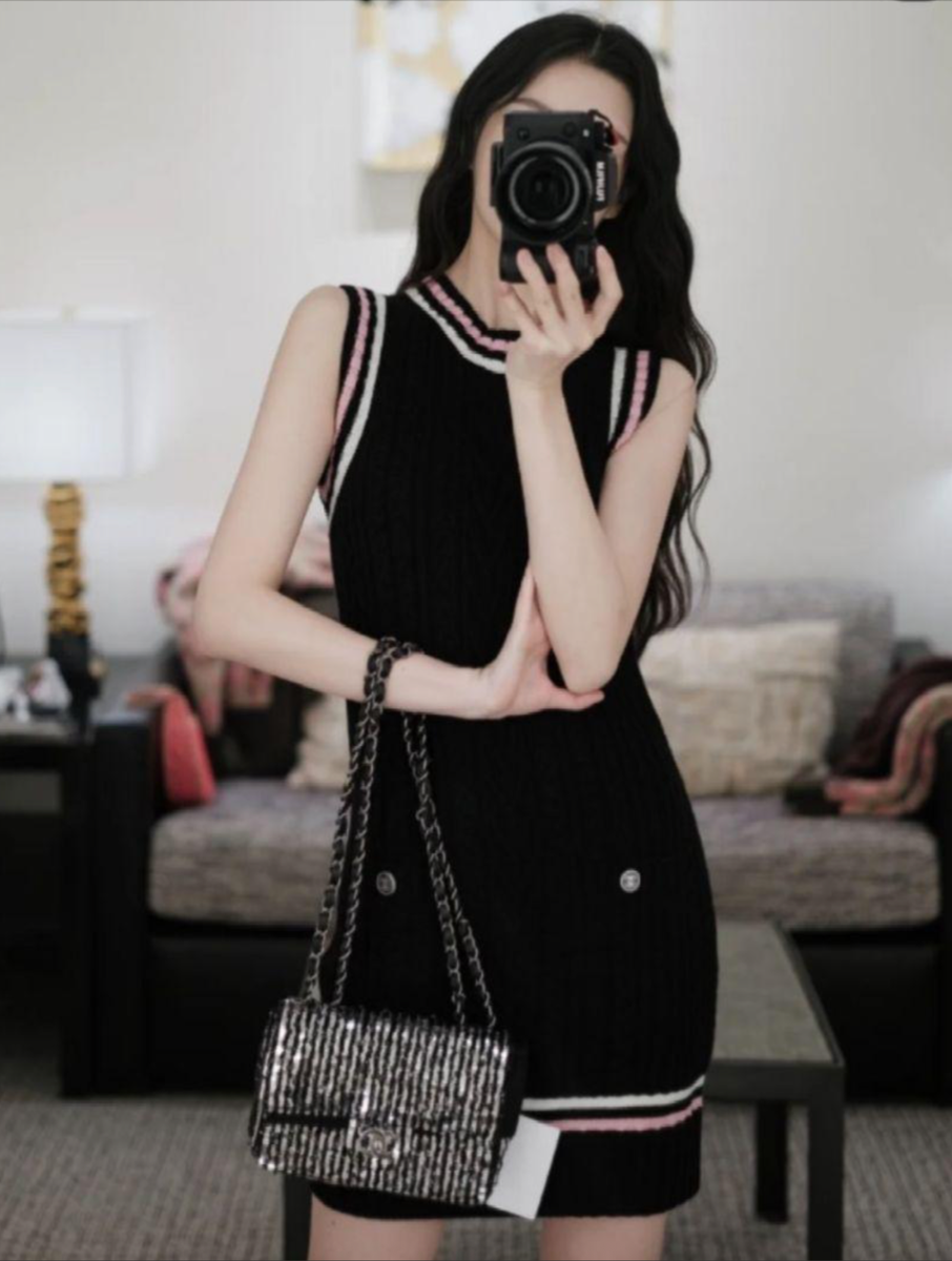 CHANEL 23P BLACK PINK ECRU CABLE KNIT SLEEVELESS CASHMERE MINI