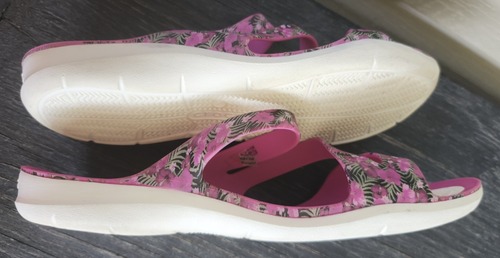 Crocs Sandals Womens 9 Swiftwater Casual Slip On Z Strap Flip Flops Pink Flowers - Picture 6 of 7