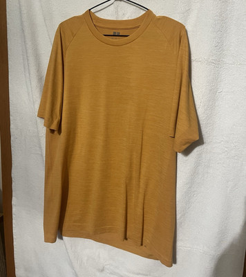 UNIQLO Men s XL Tan Solid Crew Neck Short Sleeve T-Shirt Regular Fit