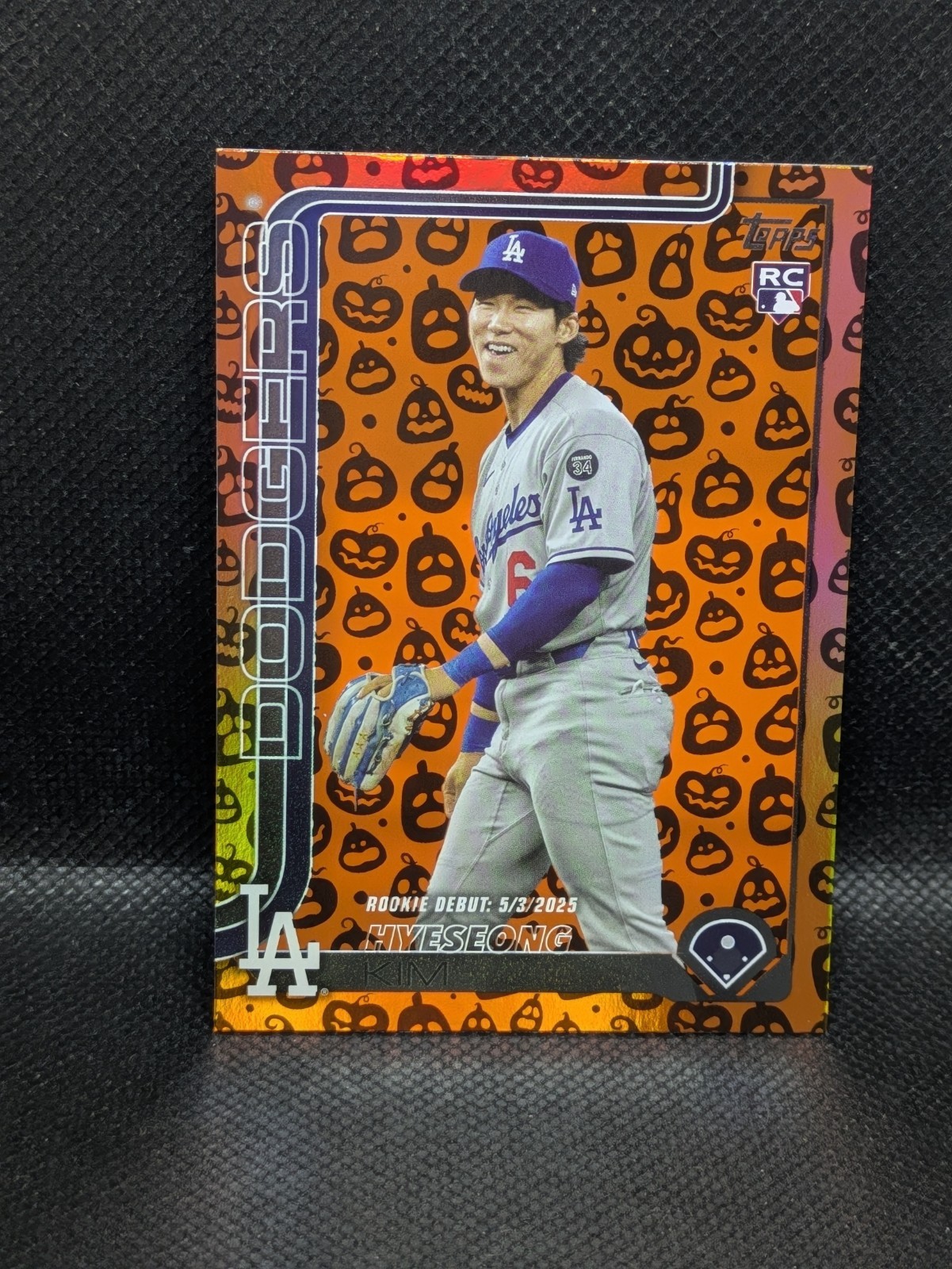 2025 Topps Update #US312 Hyeseong Kim RC Holiday Rookie Jack O Lantern Pumpkins