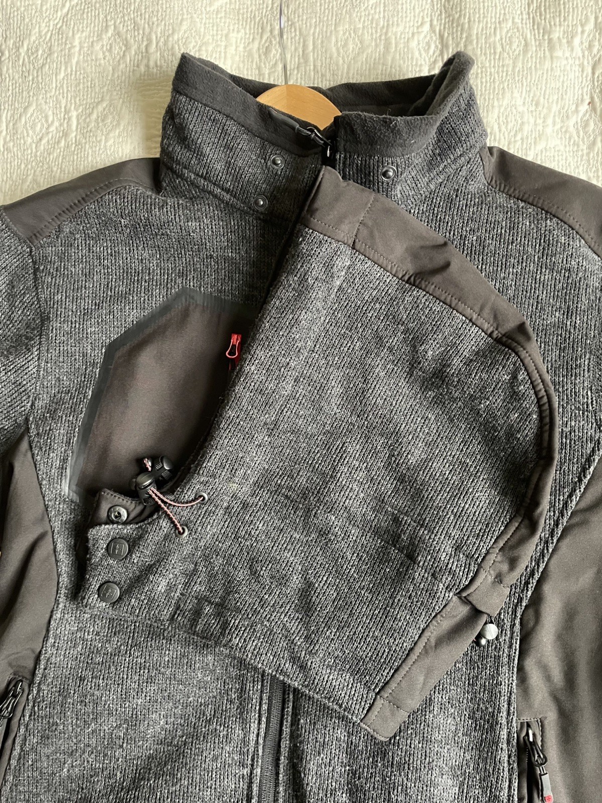 Mountain Warehouse Jacket - Softshell w/Removable… - image 9