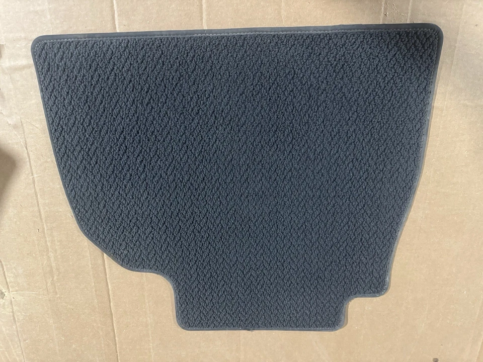 2020 - 2024 GMC Sierra 2500 3500 原始设备制造商工厂地毯地板垫 — 第 4/4 张图片