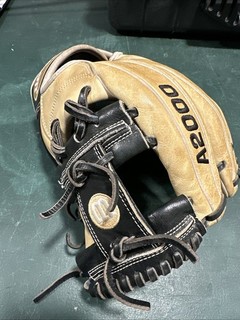 Wilson A2000 Leather Baseball Glove 11.75