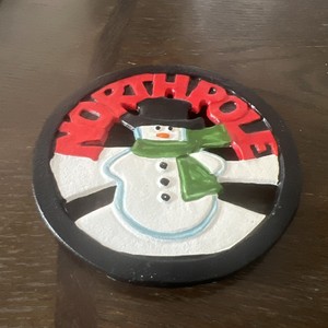 CAST IRON Snowman At The North Pole TRIVET Christmas  5” Diameter Whimsical