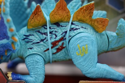 Jurassic Park World Bashers Biters Hybrid Stegoceratops Action