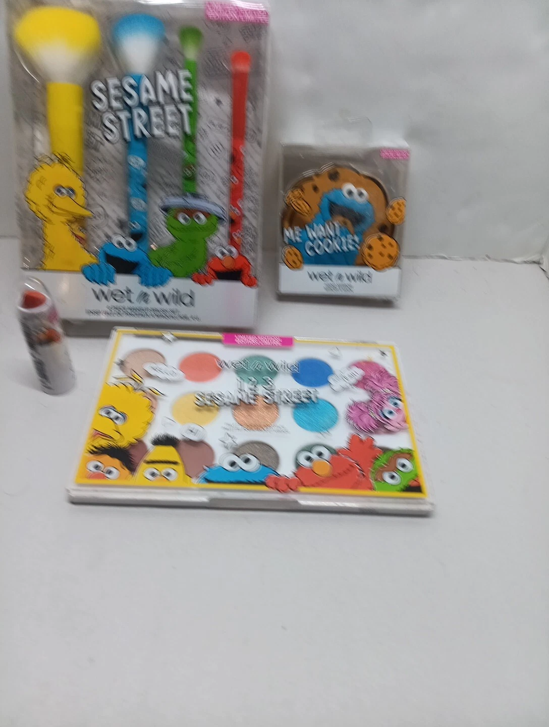 Wet n Wild 123 Sesame Street 4 Piece Lot Mirror, Brush Set. Eye Shadow, Lip Glos