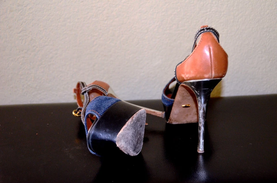 Impresionantes tacones de plataforma sexy de Sergio Rossi hechos en Italia 🇮🇹 Foto 4 de 4