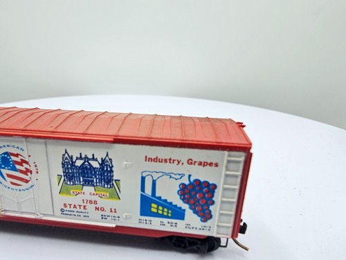 Kadee Micro-Trains N Scale Gauge 50' Bicentennial Box Car Commemorative Train - Picture 209 of 226