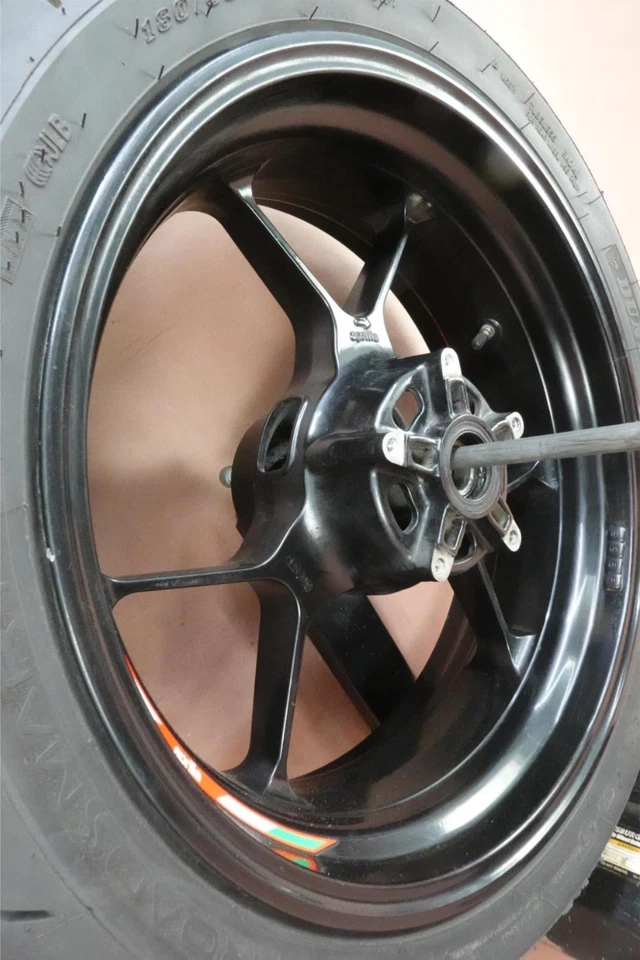 Llanta trasera Dunlop Aprilia Caponord 1200 2015 13-17 180/55 ZR17 Foto 4 de 4