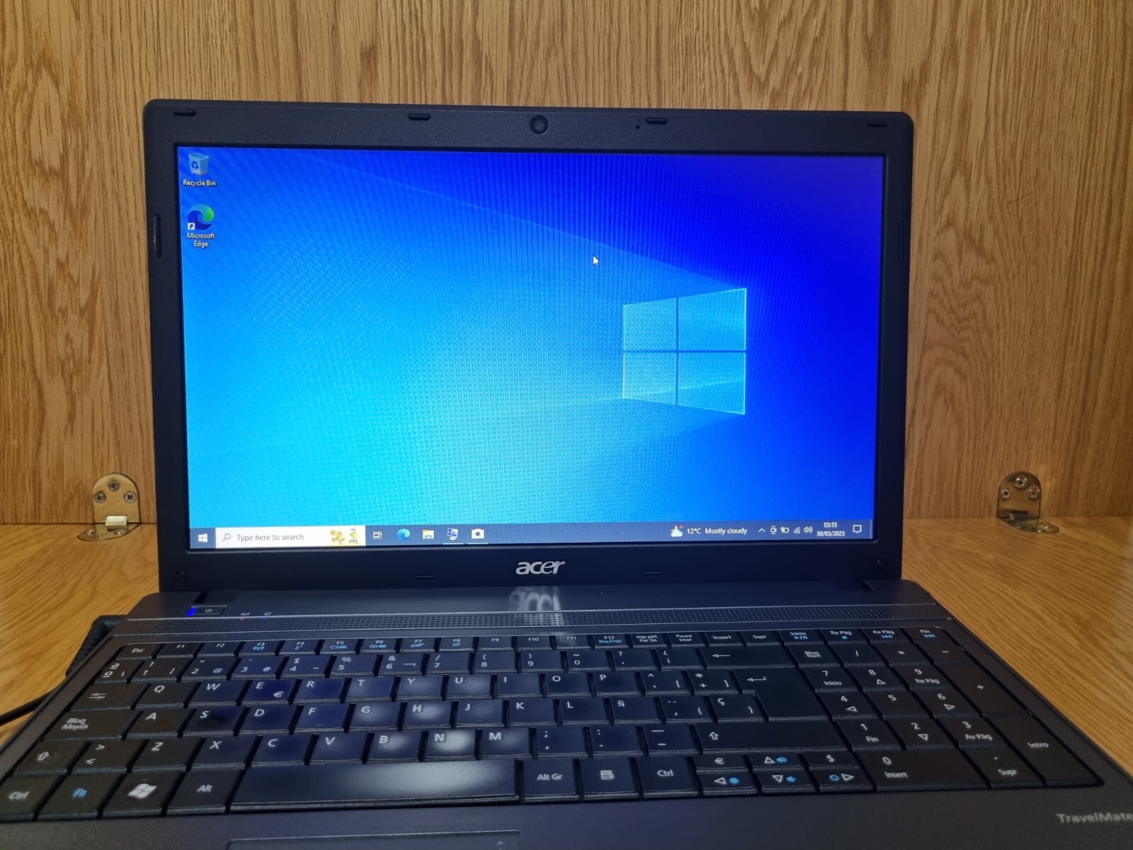 Acer 15.6” inch 4 GB RAM 250 GB HDD Win10Pro Wi-Fi HDMI Full Keyboard Widescreen - Picture 11 of 17