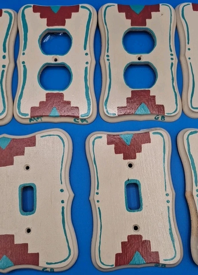 Juego de 9 interruptores de luz de madera azteca del suroeste pintados a mano y cubiertas enchufables de colección Foto 4 de 4