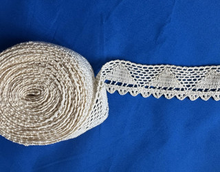 Vintage Lovely Crocheted Ecru Cluny Lace 4 Yards (144") x 1" Pyramid Crochet