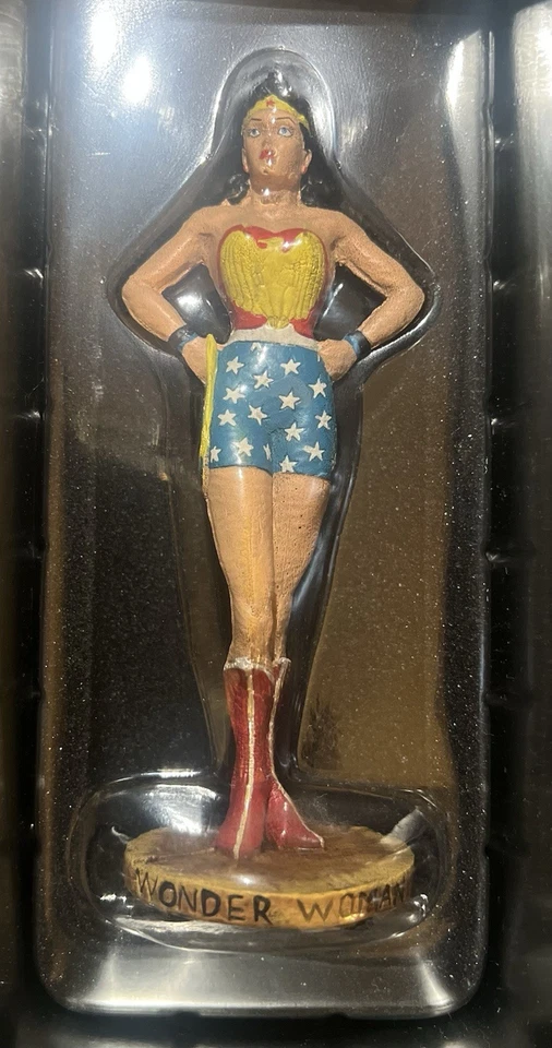 DC героев классический Чудо-женщина статуэтка в жестяной коробке DC Dark Horse YOE! 2007 - Изображение 2 из 4