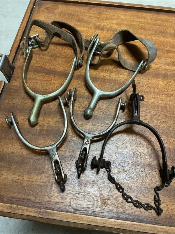 5 Spurs. 2 Pair And A Single