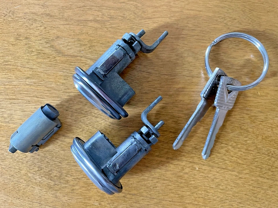 点火和门锁气缸钥匙套装 1955 - 56 原始设备制造商福特汽车,55 - 57 雷鸟 — 第 3/4 张图片